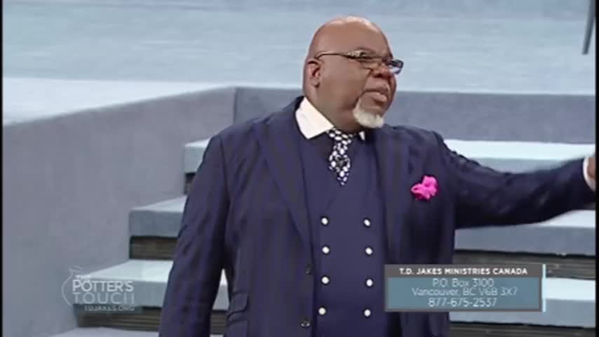 Momma Don T Look Back The Potter S Touch With Bishop T D Jakes Watch Christian Video Tv